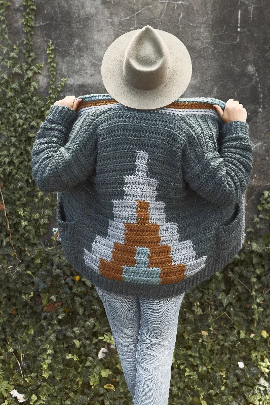 - ​​Pet toys under    yuanMountaintop Cardigan (Crochet)