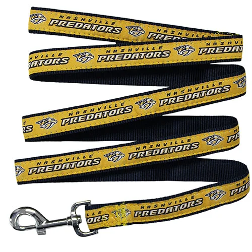  . **Dog traction rope is automatically retractable**Nashville Predators Dog Leash