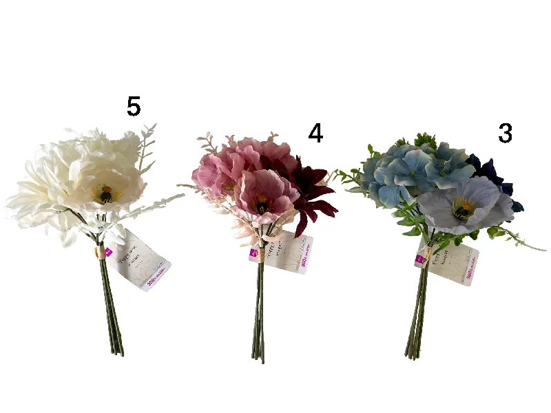 - ​​Christmas pet Christmas clothingPoppy Mum Bouquet