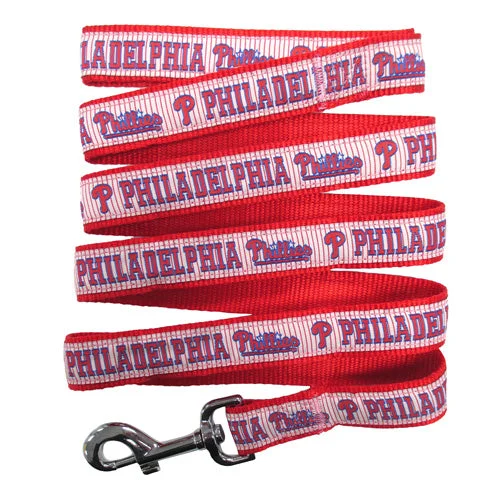  . **Pet clothes are thickened in winter**Philadelphia Phillies Dog Leash