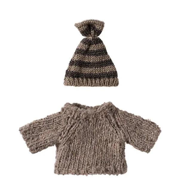 - Chinchilla cooling ice nest ceramic plateMaileg Mouse Clothing | Knitted Sweater and Hat for Big Brother Mouse